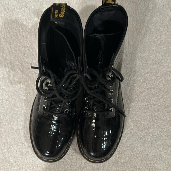 DR MARTENS Women's 1460 Patent Leather Crocodile Print Boots, Size US 9 - Picture 2 of 10